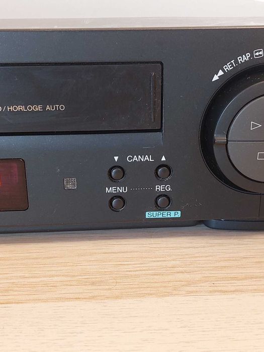 Sharp - VC-MH685 Cassette Player and Recorder64585625639938123