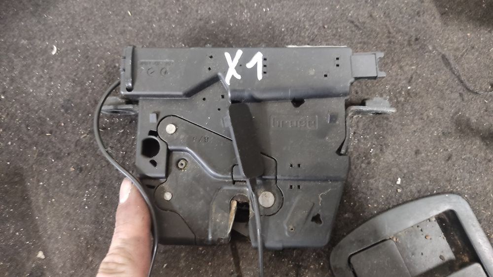 Zamek klapy bagażnika BMW X1 e84 lift
