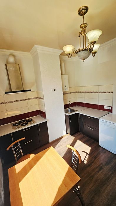 Продам 3кв. Центр, сталинка 2 этаж, гараж, набережная