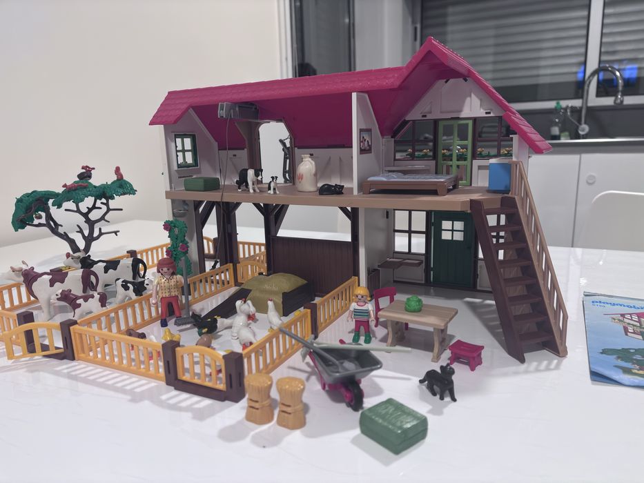Playmobil 6120 Quinta / Estábulo Completo com Animais