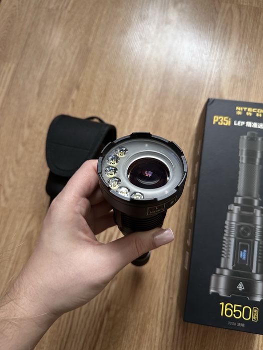 Дальнобойный лазерный ручной фонарь nitecore p35i
