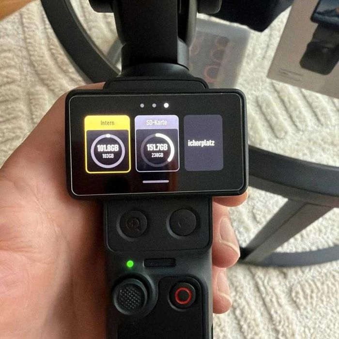 DJI Osmo Pocket 4 Creator Combo