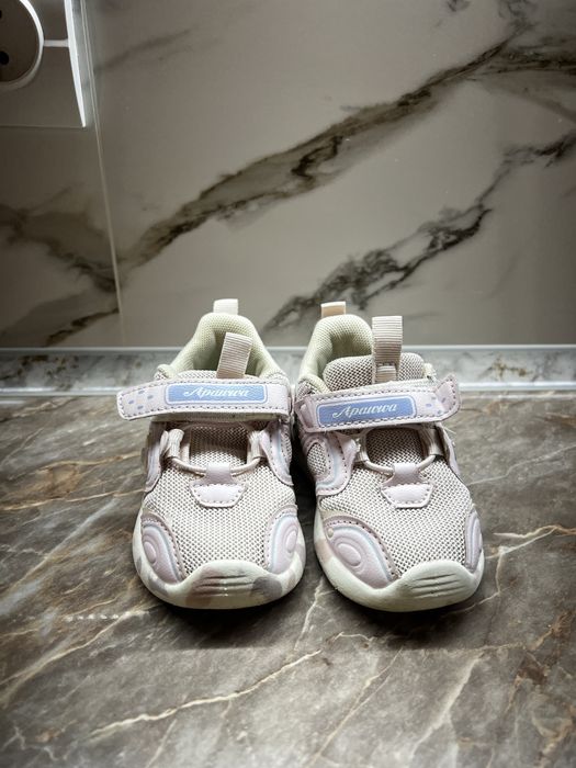 Кросівки для дівчинки 19 розмір