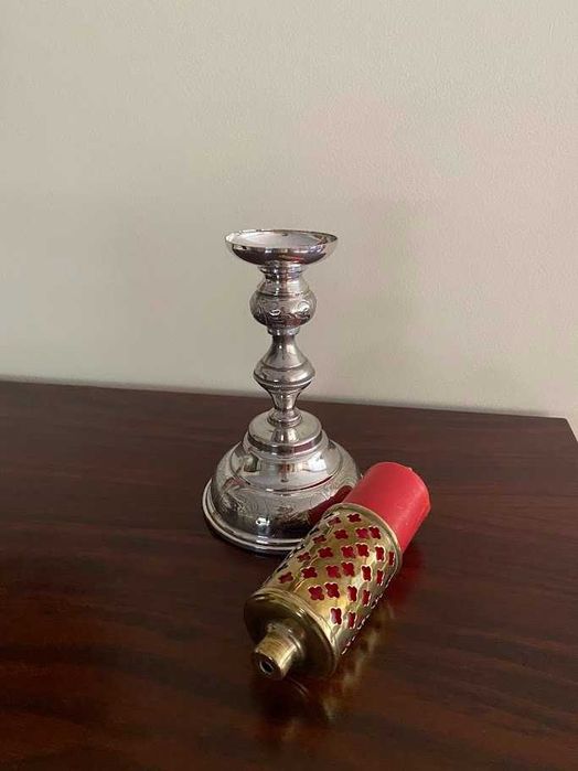 Castiçal em casquinha com vela