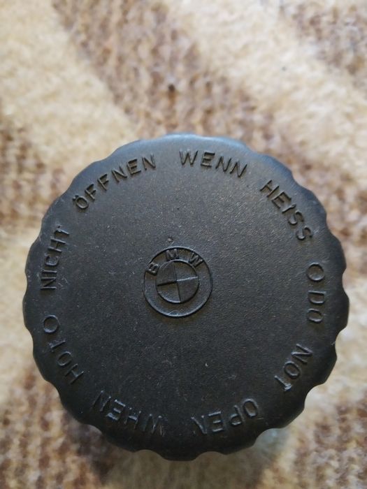 Крышка масло заливной горловины для BMW