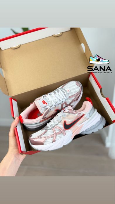 Кросівки жіночі Nike V2K Run Beige/White HF9997 - 100