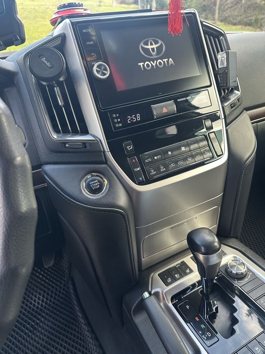 Toyota Land cruiser 200