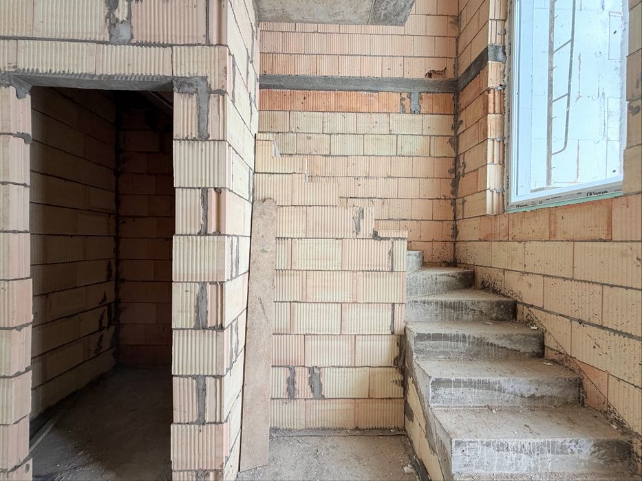 Продаж  таунхаусів з керамоблоку в с. Липини