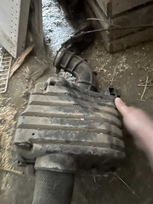 Продам корпус повітряного фільтра на опель вектра б 2.0dti