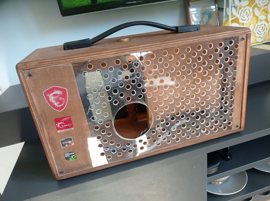 Obudowa mini ITX PC Drewniana Radio Custom