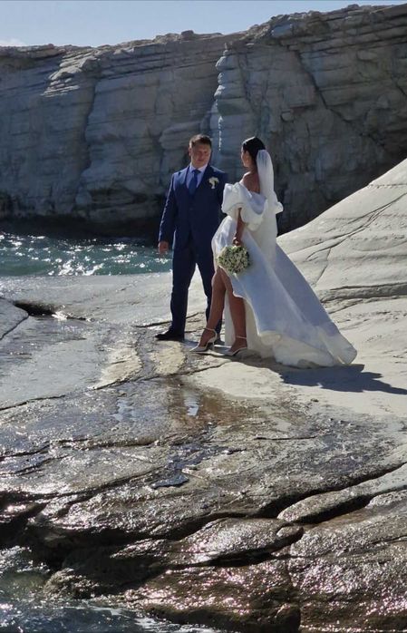 Вишукана весільна атласна сукня ( 2024)