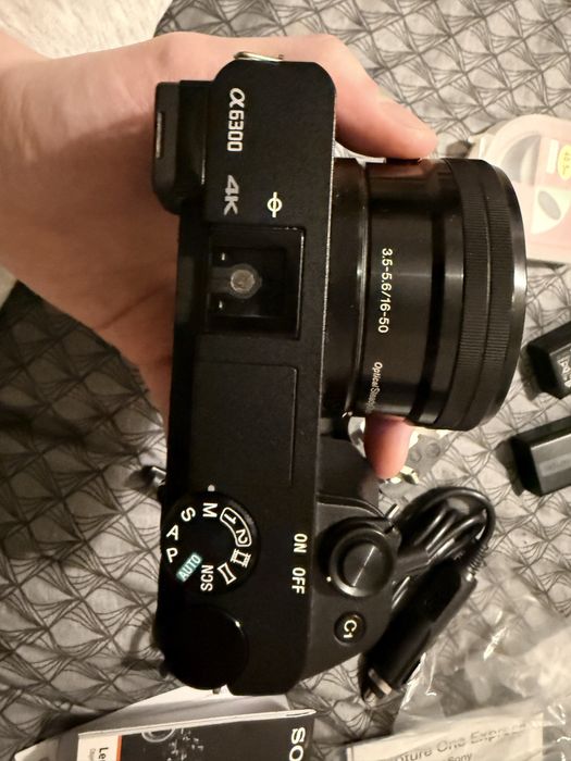 Sony A6300 + obiektyw 16–50 mm OSS 4K