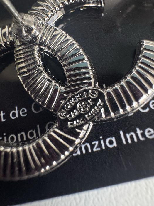 Piękne kolczyki Chanel 2,5x2,2 cm nowe