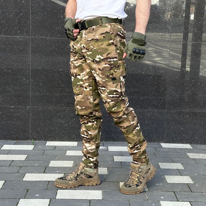 Чоловічі тактичні карго штани з матеріалу ріп-стоп.