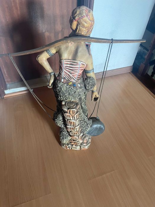 Estátua decorativa em ceramica