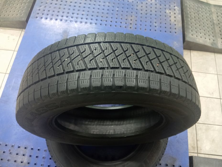 2szt zima opony lassa wintus  215/65/16C