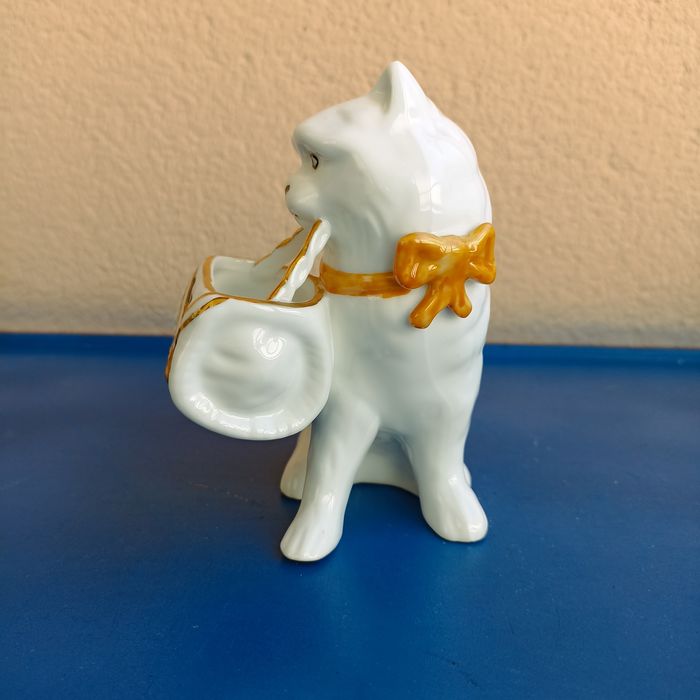 Paliteiro gato em porcelana S.P. Coimbra