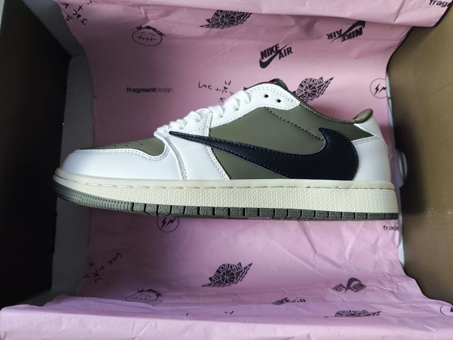Кросівки Nike Air Jordan 1 x Travis Scott 1:1