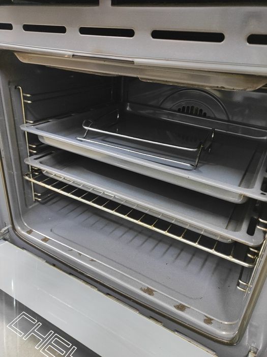 Продам духову шафу електричну KAISER EH6920
