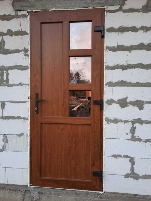 Продаємо металопластикові вікна та двері. Окна, двери Миколаїв.