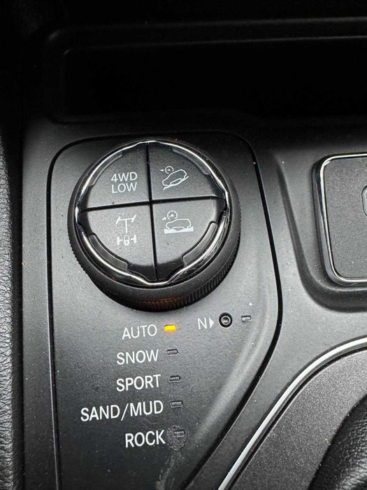 Jeep Cherokee trailhawk власник