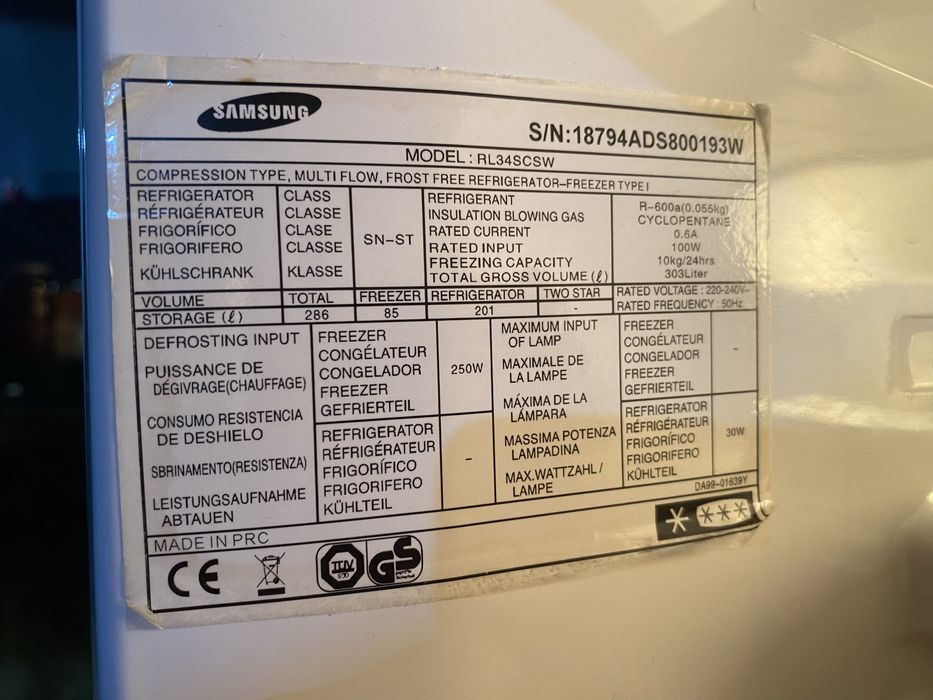 Frigorifico Combinado SAMSUNG NO FROST  RL 34SCSW avariado