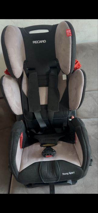 Продам автокрісло Recaro
