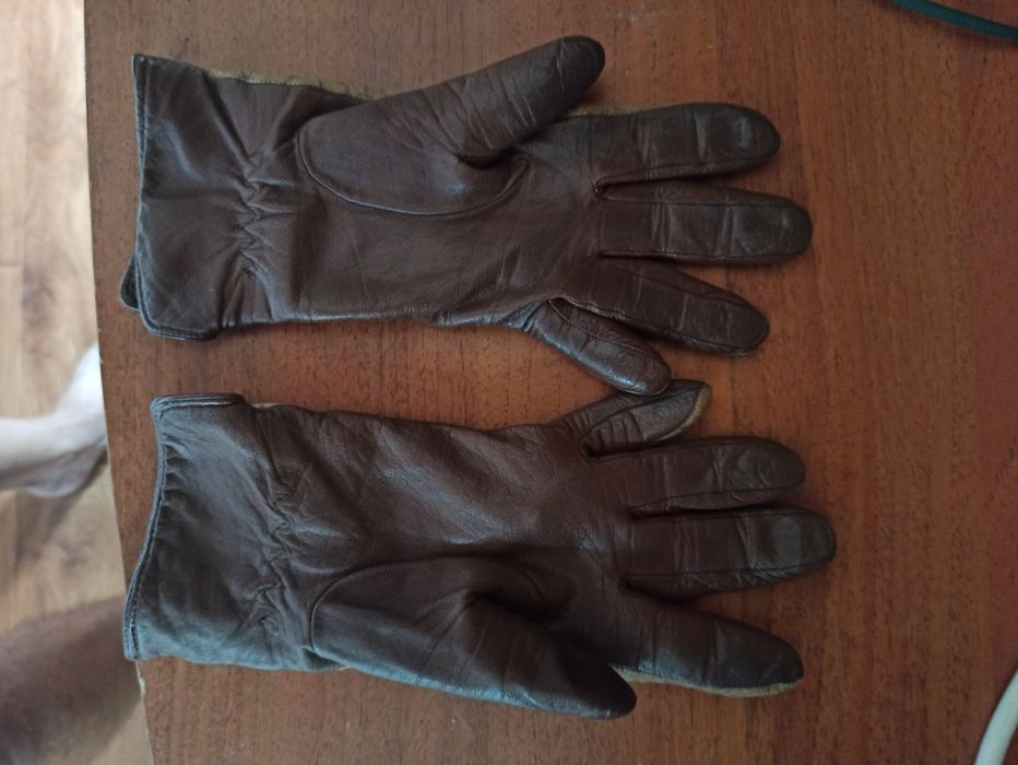Продам две пары кожаных новых перчаток