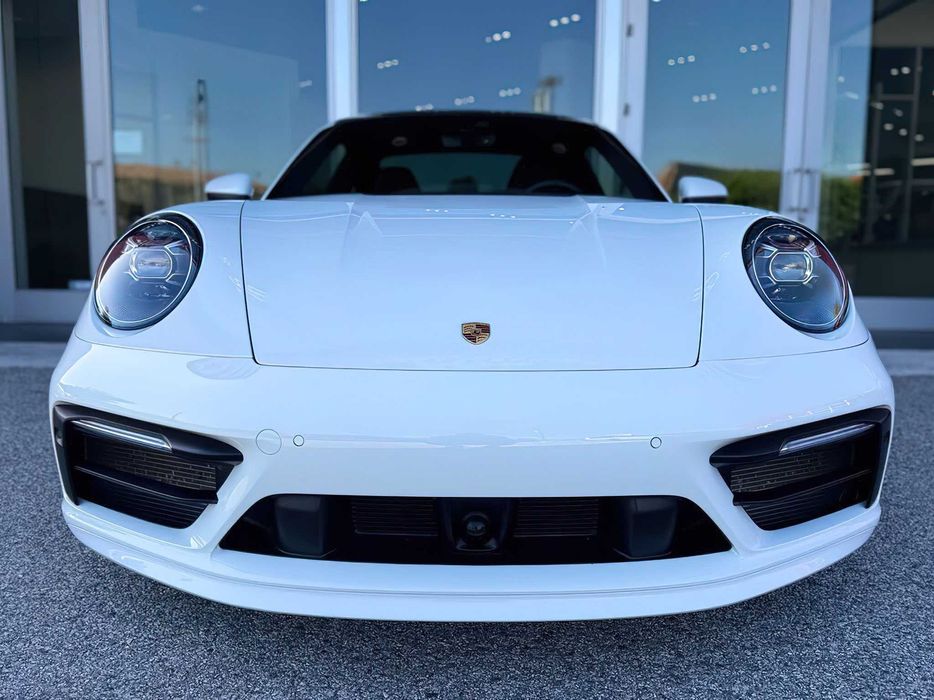 Porsche 911 Carrera 4S      2020