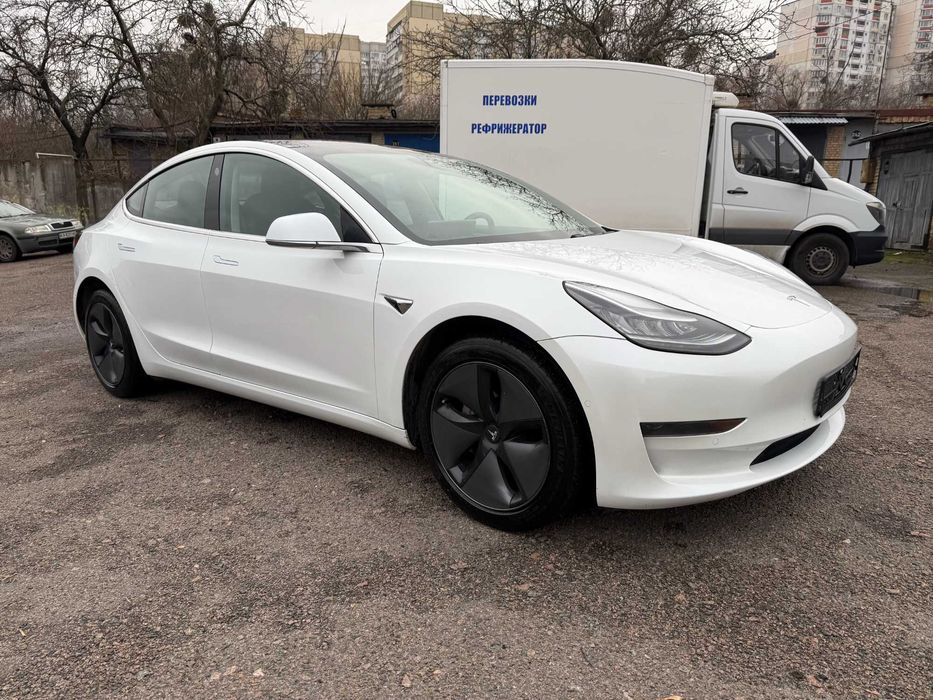 Продам Tesla Model 3 2018