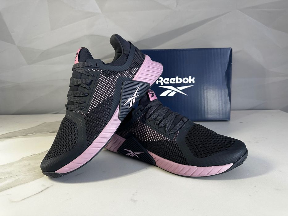 Жіночі кросівки Reebok оригінал TRAINING 40/25,5 см