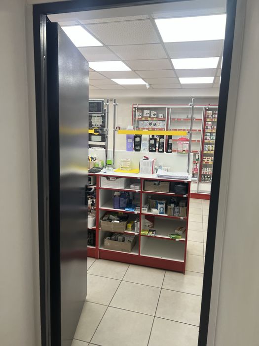 Оренда приміщення на 44 кварталі ,біля зупинки