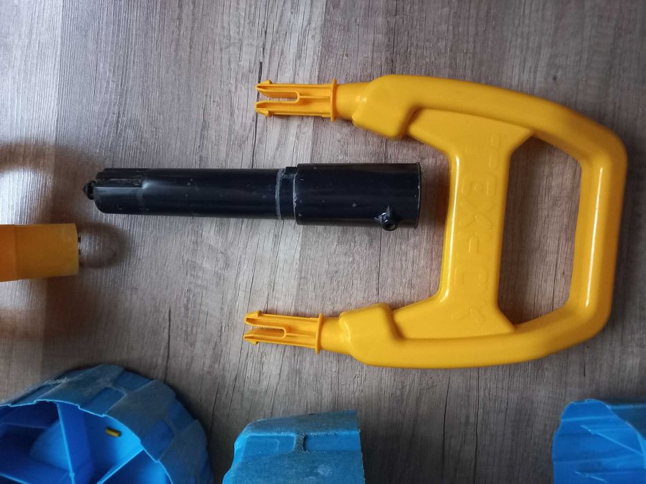 Машина толокар, запчасти: колеса, руль,спинка.