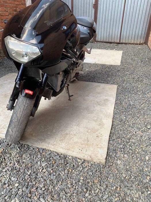 Aprillia RSV 1000 Millie