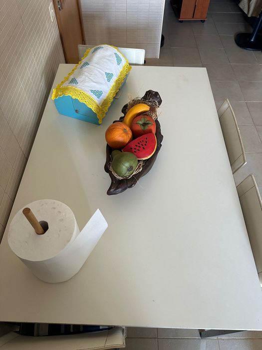 Mesa de cozinha com 4 cadeiras