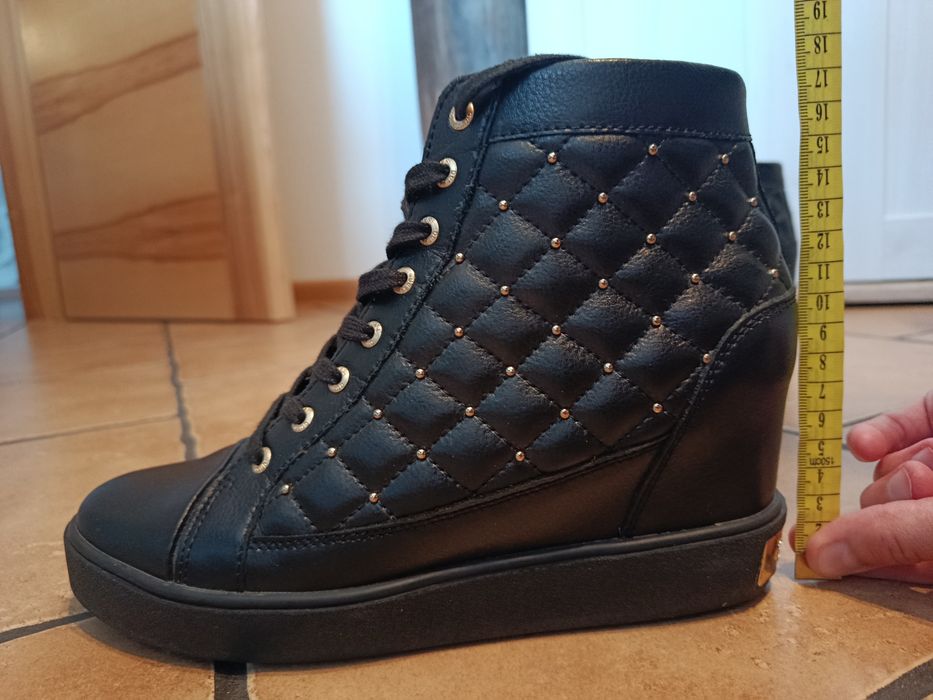 Buty sneakersy Guess 41