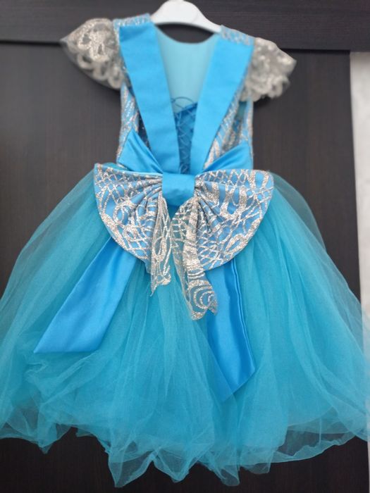 Нарядне плаття на дівчинку