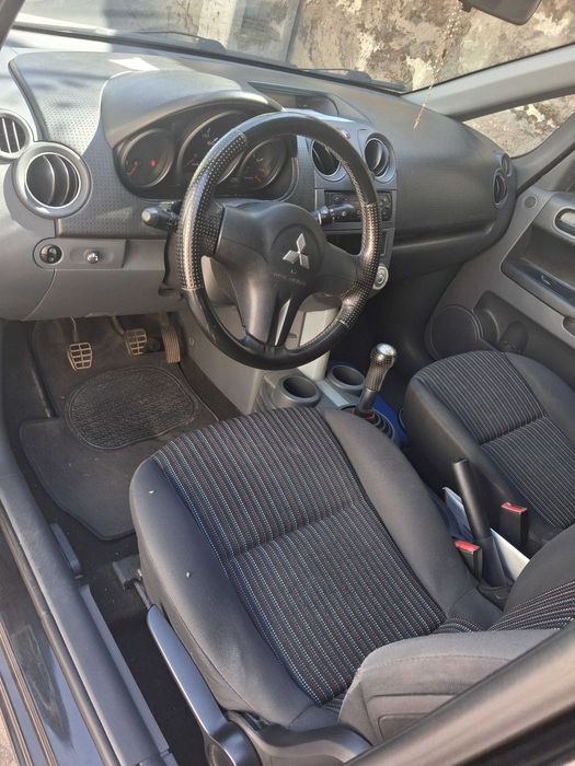 Mitsubishi Colt — fotografia 6