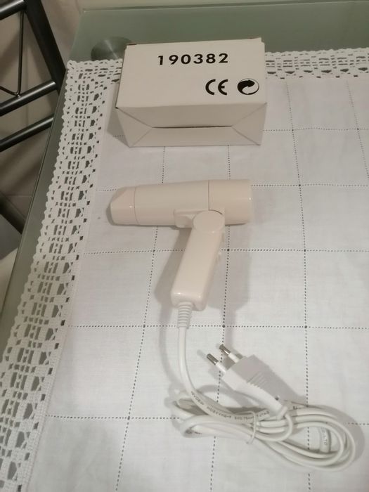 Jogos de criança educativos em madeira + secador de cabelo mini.