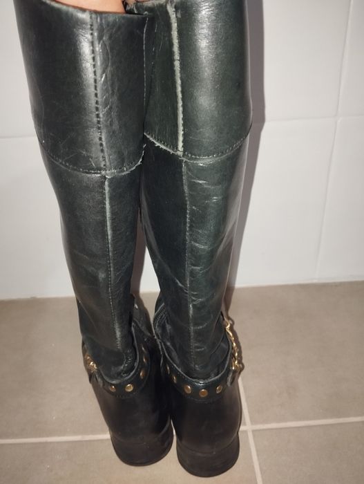 Botas de cano alto em pele 36