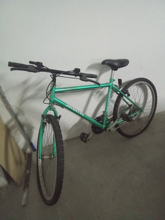 Bicicleta nova, sem uso