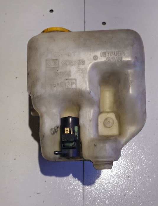 Бачок склоомивача SUBARU impreza WRX (86610FE000)
