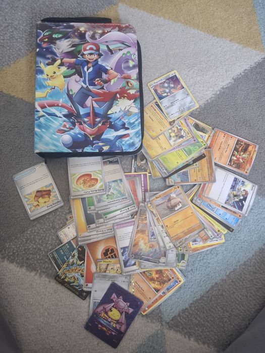 Album Pokemon + 124 karty