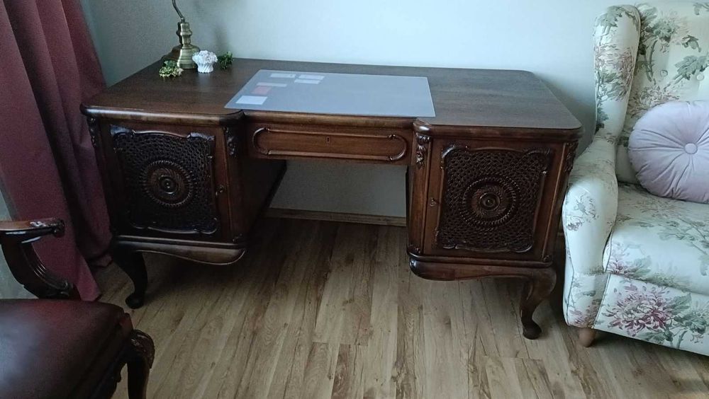 Stylowe biurko sprzedam.