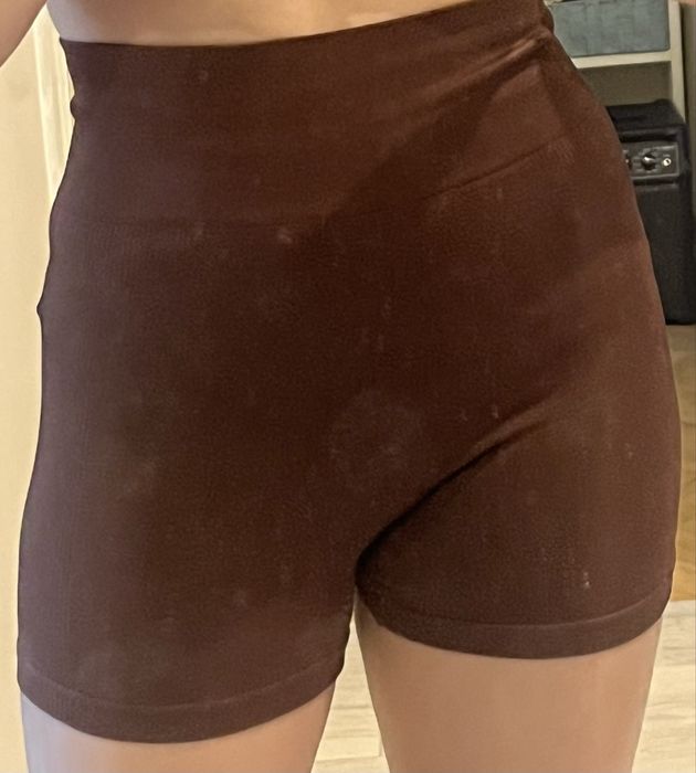 Krótkie spodenki brązowe