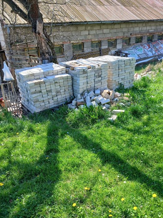 Biala cegla okolo 3tys sztuk
