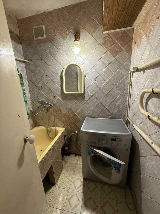 ТЕРМІНОВИЙ ПРОДАЖ 3-кімнатна квартира (перепланована з 4-кімнатної)