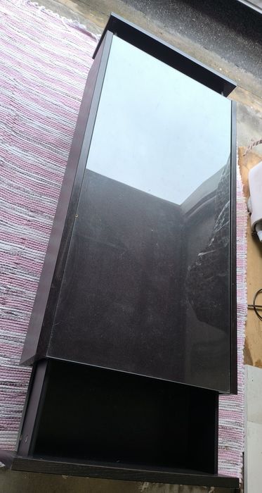 Mesa de centro com vidro