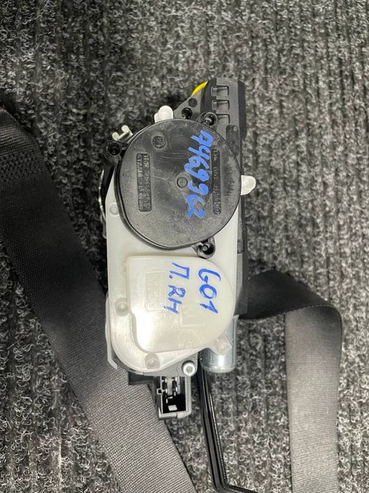 Ремінь передній правий BMW X3 G01 X4 G02 USA бежевий чорний розборка