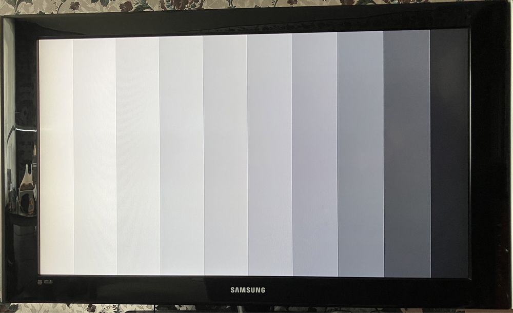 Телевизор Samsung (диагональ 37")